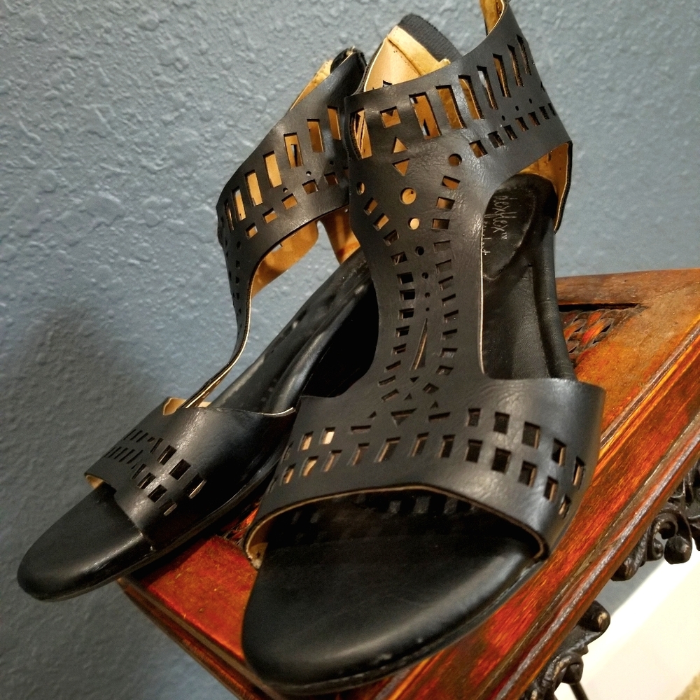 Short stacked wedge heels